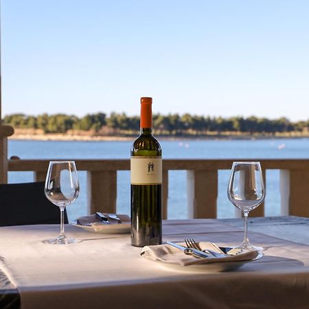 City Center Coastal Escape - Apartments With Sea View Or Cozy Room Novigrad Istria Eksteriør billede