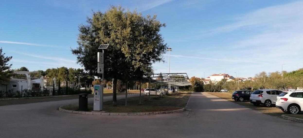 City Center Coastal Escape - Apartments With Sea View Or Cozy Room Novigrad Istria Eksteriør billede