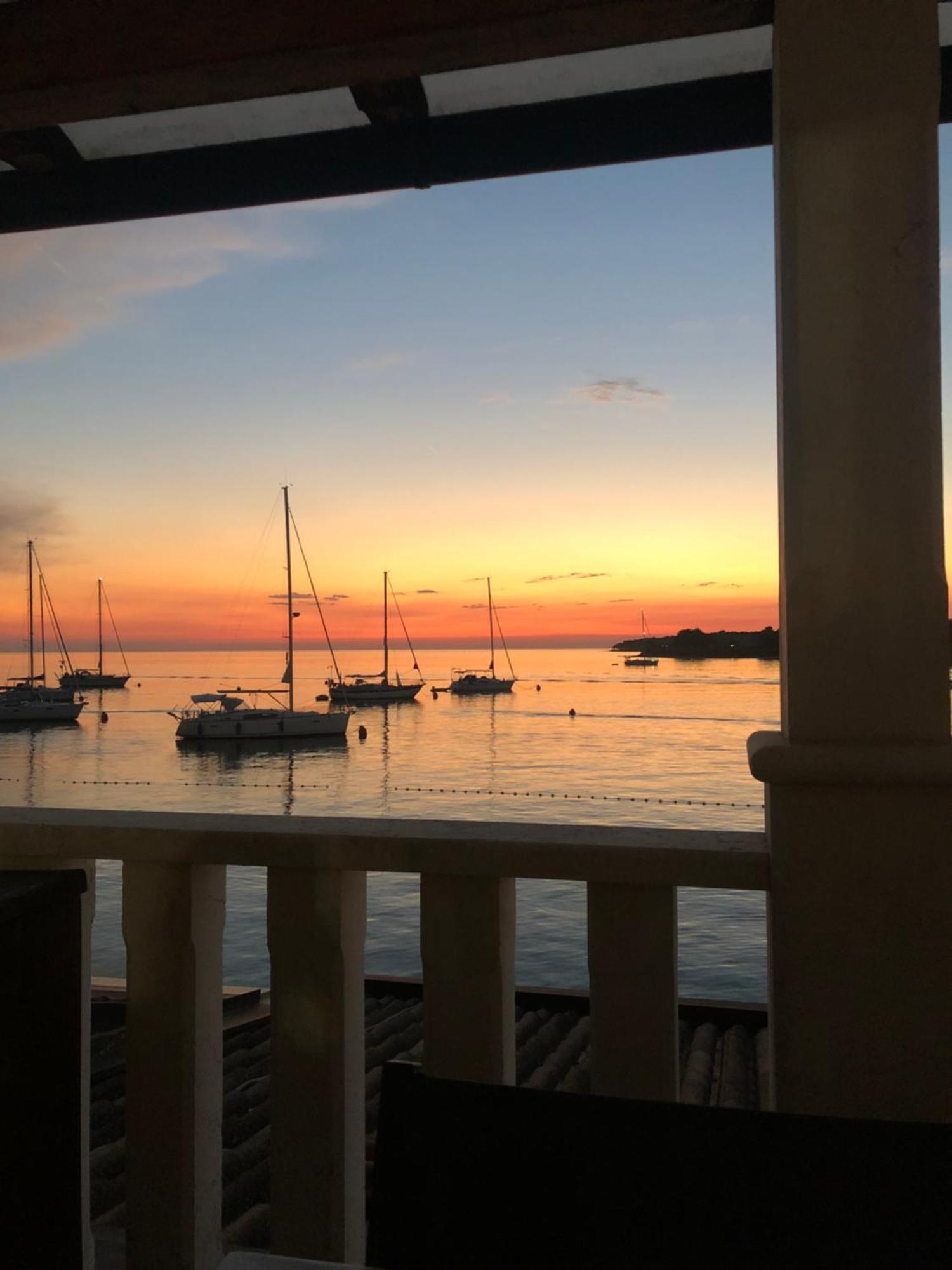 City Center Coastal Escape - Apartments With Sea View Or Cozy Room Novigrad Istria Eksteriør billede