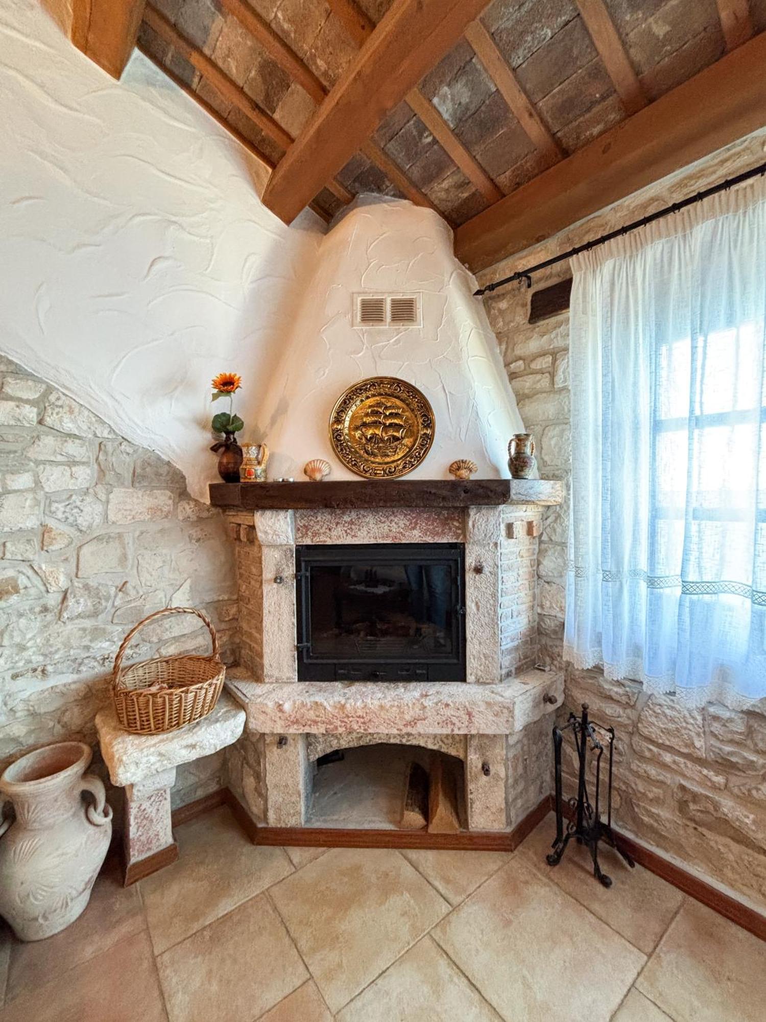 City Center Coastal Escape - Apartments With Sea View Or Cozy Room Novigrad Istria Eksteriør billede