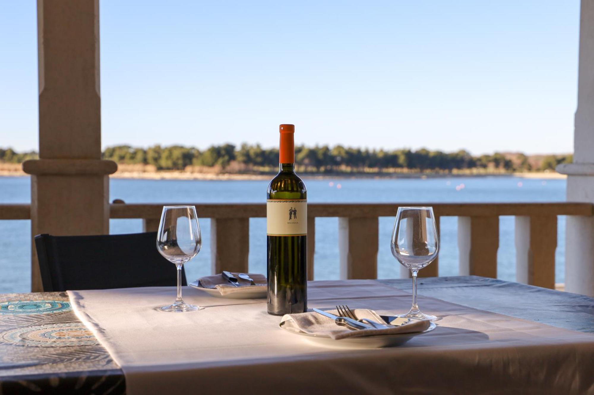 City Center Coastal Escape - Apartments With Sea View Or Cozy Room Novigrad Istria Eksteriør billede