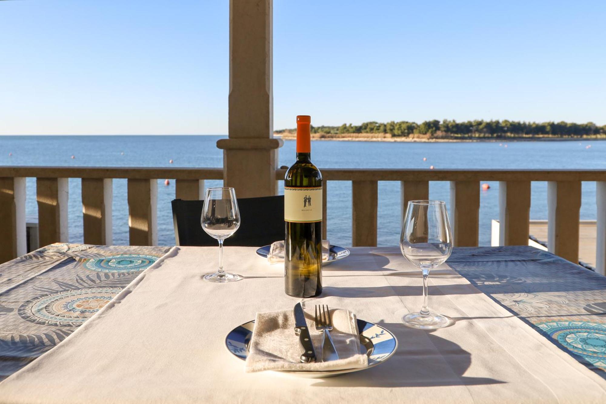 City Center Coastal Escape - Apartments With Sea View Or Cozy Room Novigrad Istria Eksteriør billede