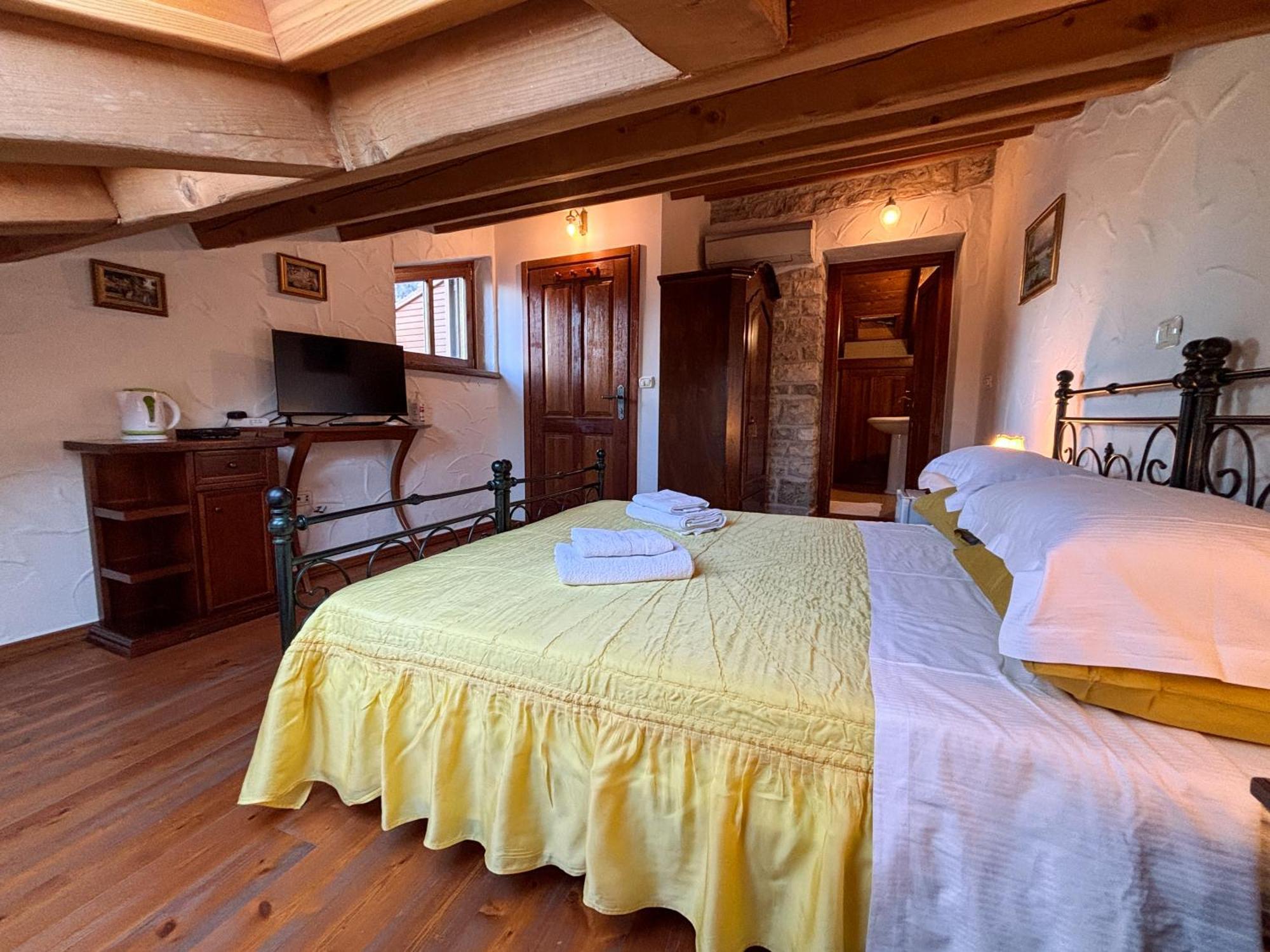 City Center Coastal Escape - Apartments With Sea View Or Cozy Room Novigrad Istria Eksteriør billede