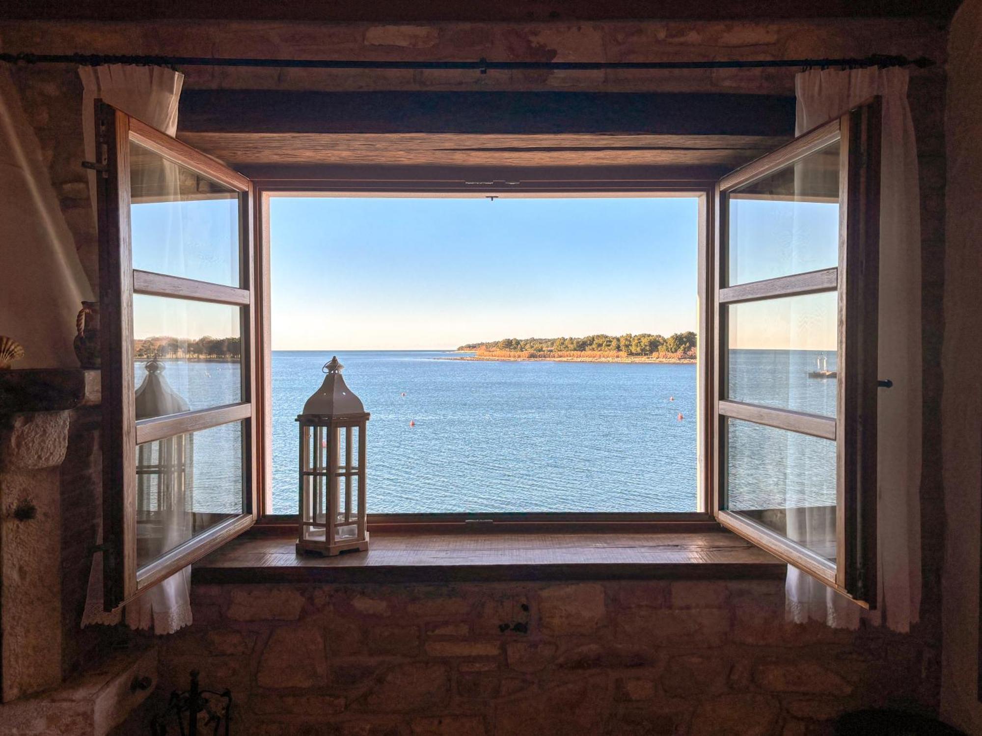 City Center Coastal Escape - Apartments With Sea View Or Cozy Room Novigrad Istria Eksteriør billede