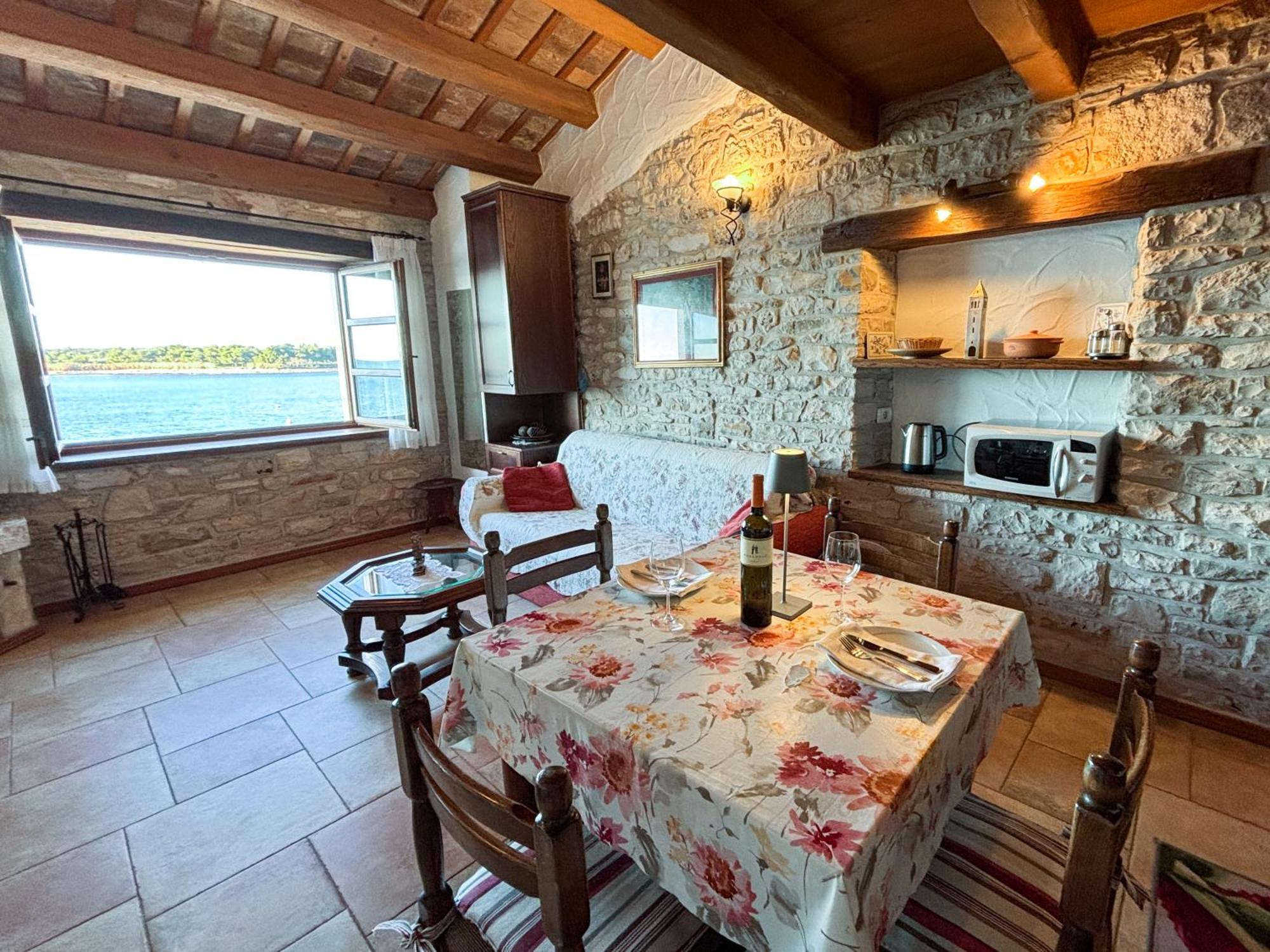 City Center Coastal Escape - Apartments With Sea View Or Cozy Room Novigrad Istria Eksteriør billede