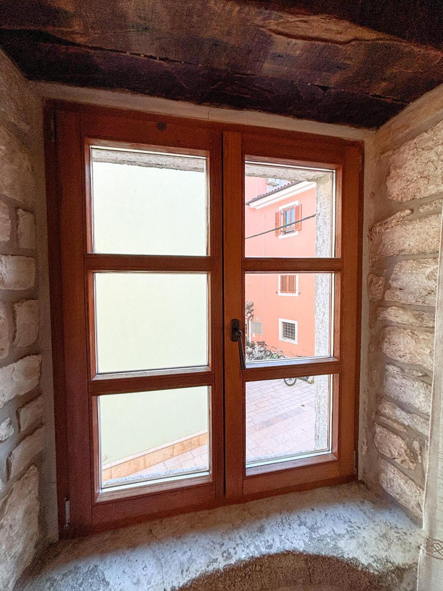 City Center Coastal Escape - Apartments With Sea View Or Cozy Room Novigrad Istria Eksteriør billede