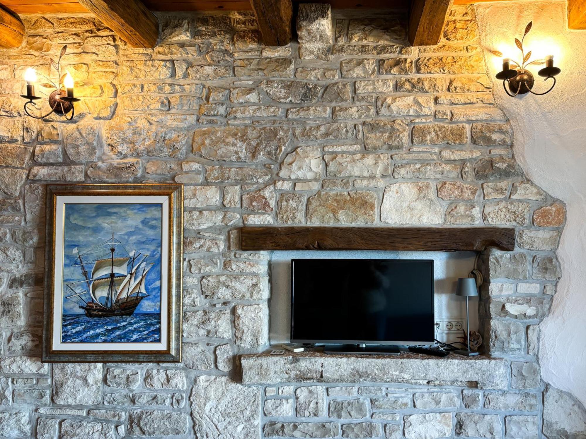 City Center Coastal Escape - Apartments With Sea View Or Cozy Room Novigrad Istria Eksteriør billede